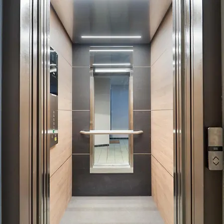 - 2br Balcony View & Parking Saint-Moritz